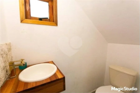 Casa com 153m², 3 dormitórios, sendo 1 suíte, 4 vagas, à venda na Penha.