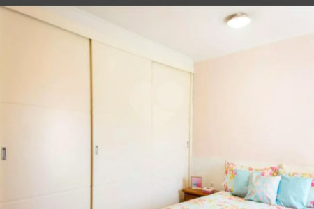 Sobrado com 180m² , 3 dormitórios , sendo 3 suítes , 3 vagas de garagem , churrasqueira e Jardim de inverno , à venda na Vila Scarpelli , Santo André.