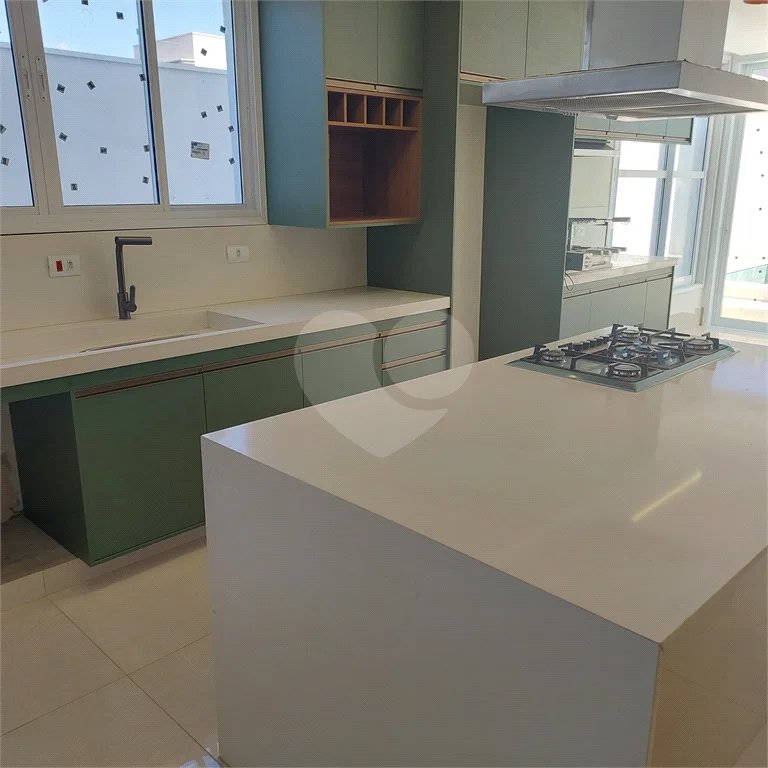 Sobrado recém-construído com 3 dormitórios em condomínio fechado em Piracicaba-SP.