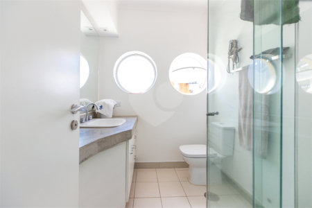 Apartamento para venda em Moema com 185m², 3 dormitórios sendo 1 suíte e 1 vaga