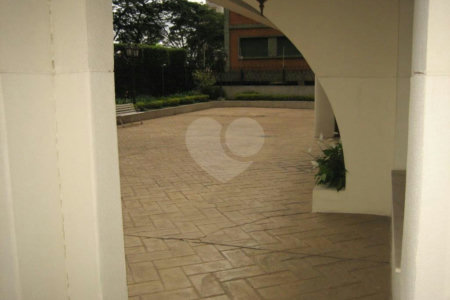 APARTAMENTO PARA VENDA OU LOCAÇÃO COM 6 DORMITÓRIOS ALTO PADRÃO