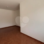 Apartamento de 1 quarto, no térreo, com garagem, para locação no Cambuci