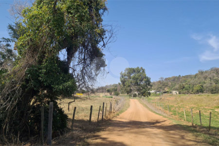 VENDA SÍTIO 48 hectares com estruura para granja, hidroponia e gado