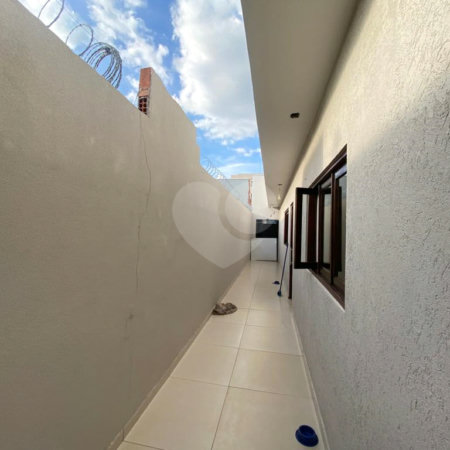 Excelente casa toda reformada e com otimo acabamento com churrasqueira e piscina