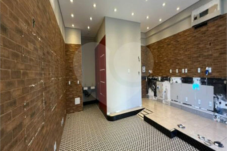 SALÃO COMERCIAL PARA LOCAÇÃO EM INDAIATUBA SP! - Av. Pres. Kennedy! - Salão comercial de 89,64 m² no térreo do Edifício Granada une modernidade, conforto e a melhor localização de Indaiatuba. Destaques do Imóvel: - Espaço Amplo: Salão principal com excelente iluminação natural. - Infraestrutura: