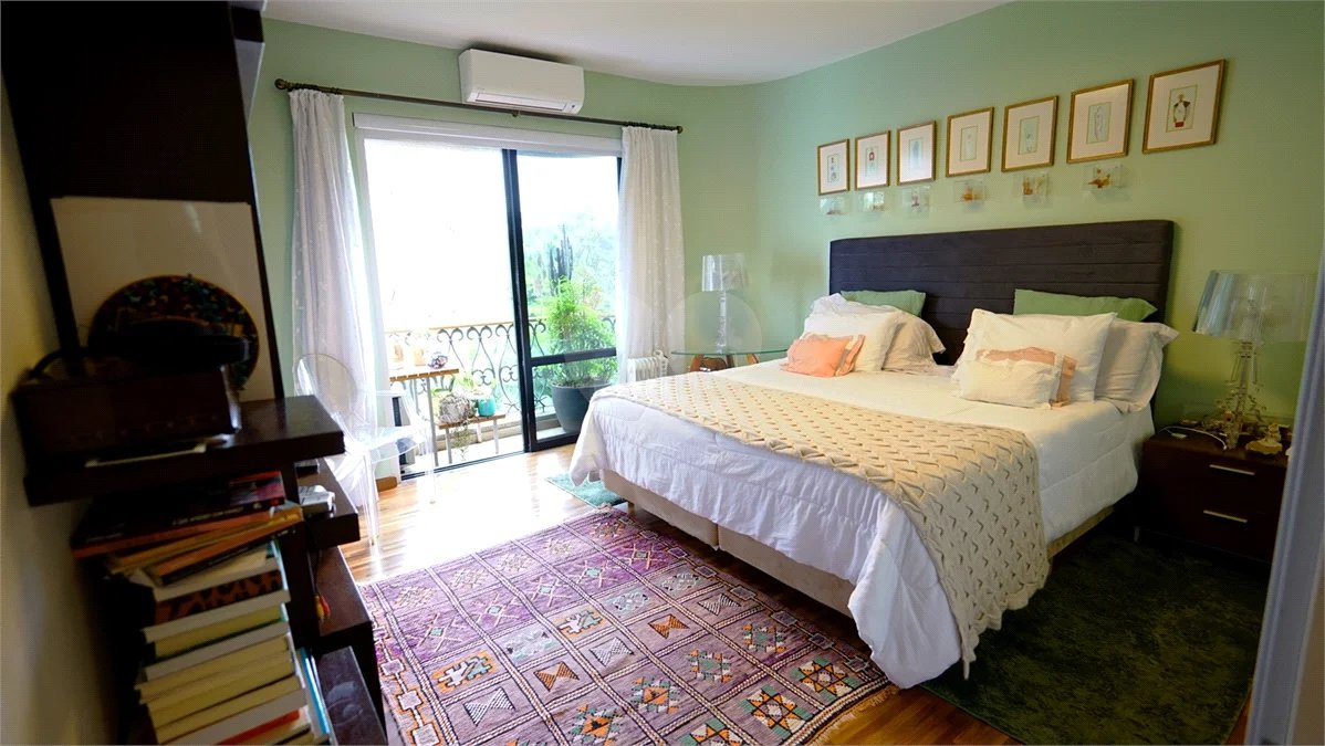 Apartamento à venda com 4 quartos, sendo 3 suítes, em Santo Amaro, São Paulo, SP