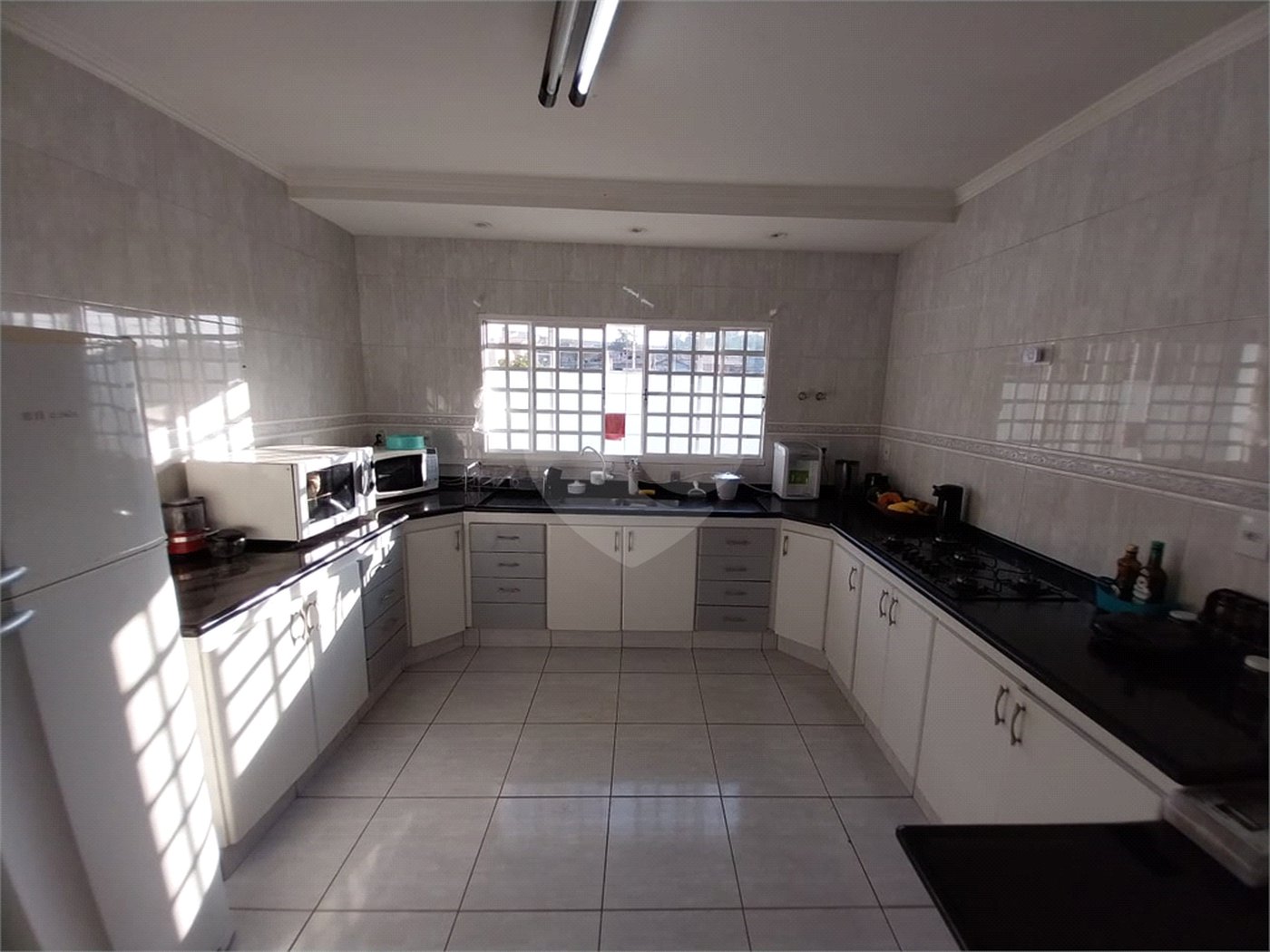 Sobrado à venda com 5 quartos, sendo 1 suíte,  em Terra Nobre, Louveira, SP