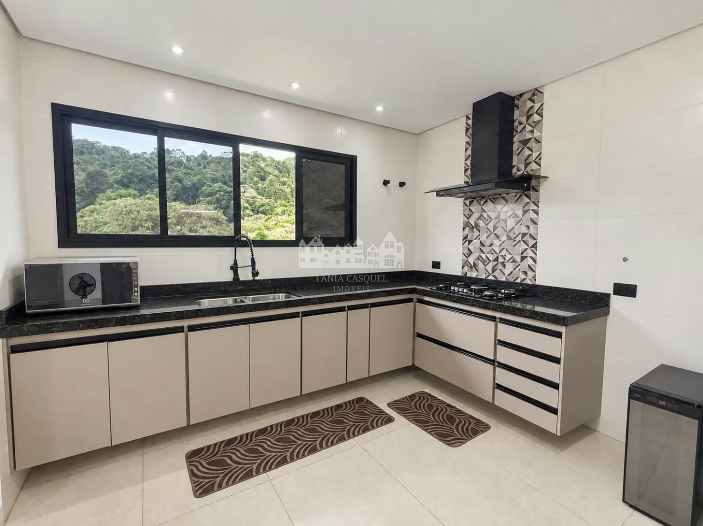 Casa à venda com 3 quartos, sendo 1 suíte,  em Condominio Quintas da Boa Vista, Atibaia, SP