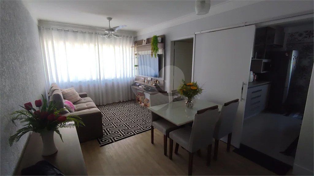 Apartamento Primoroso com 2 Quartos - Edifício Noiva da Colina
