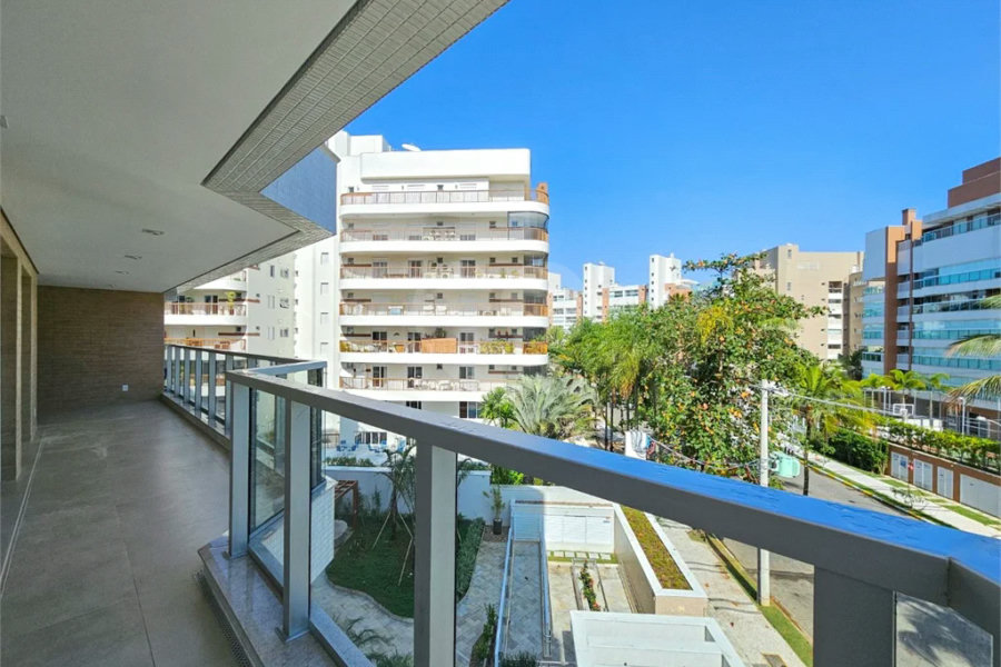 Apartamento à venda com 3 quartos, sendo 1 suíte, em Riviera de São Lourenço, Bertioga, SP