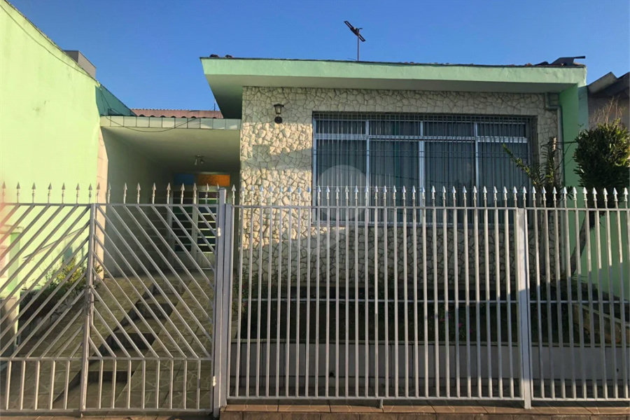 Ótima casa térrea a venda, 2 quartos e 2 vagas de garagem Jd Maristela
