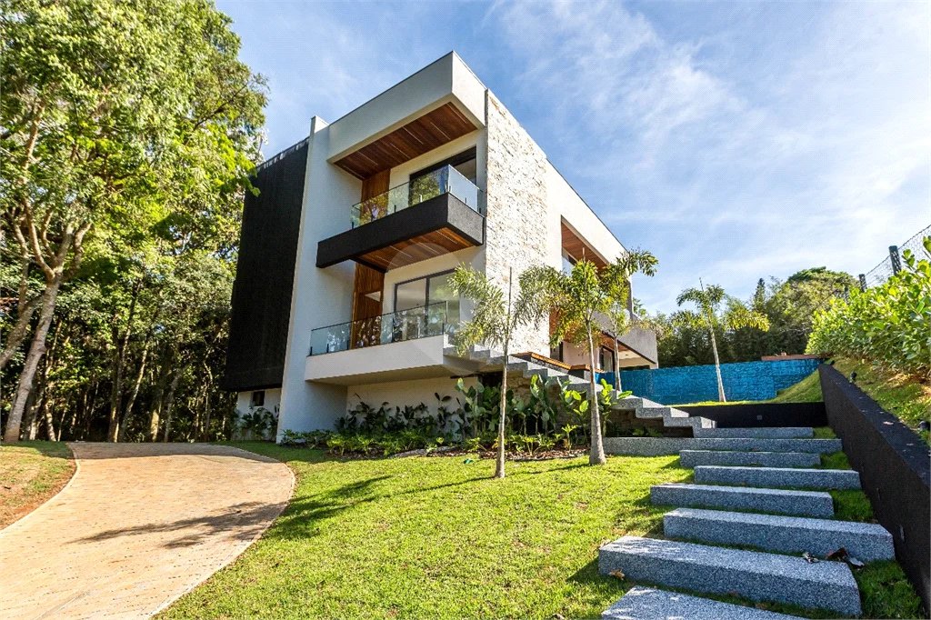 Casa à venda com 4 suítes no condomínio Jardim das Palmeiras, Bragança Paulista - SP