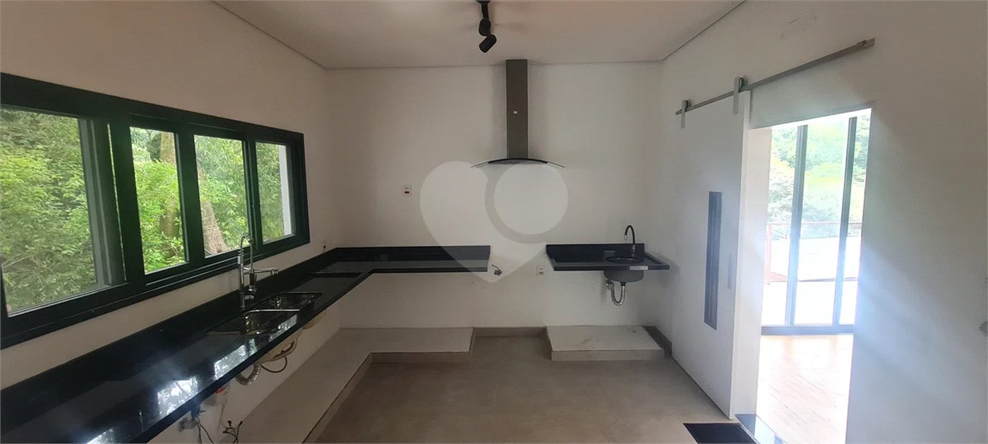 Casa à venda com 3 suítes no condomínio Alpes da Cantareira, Mairiporã - SP