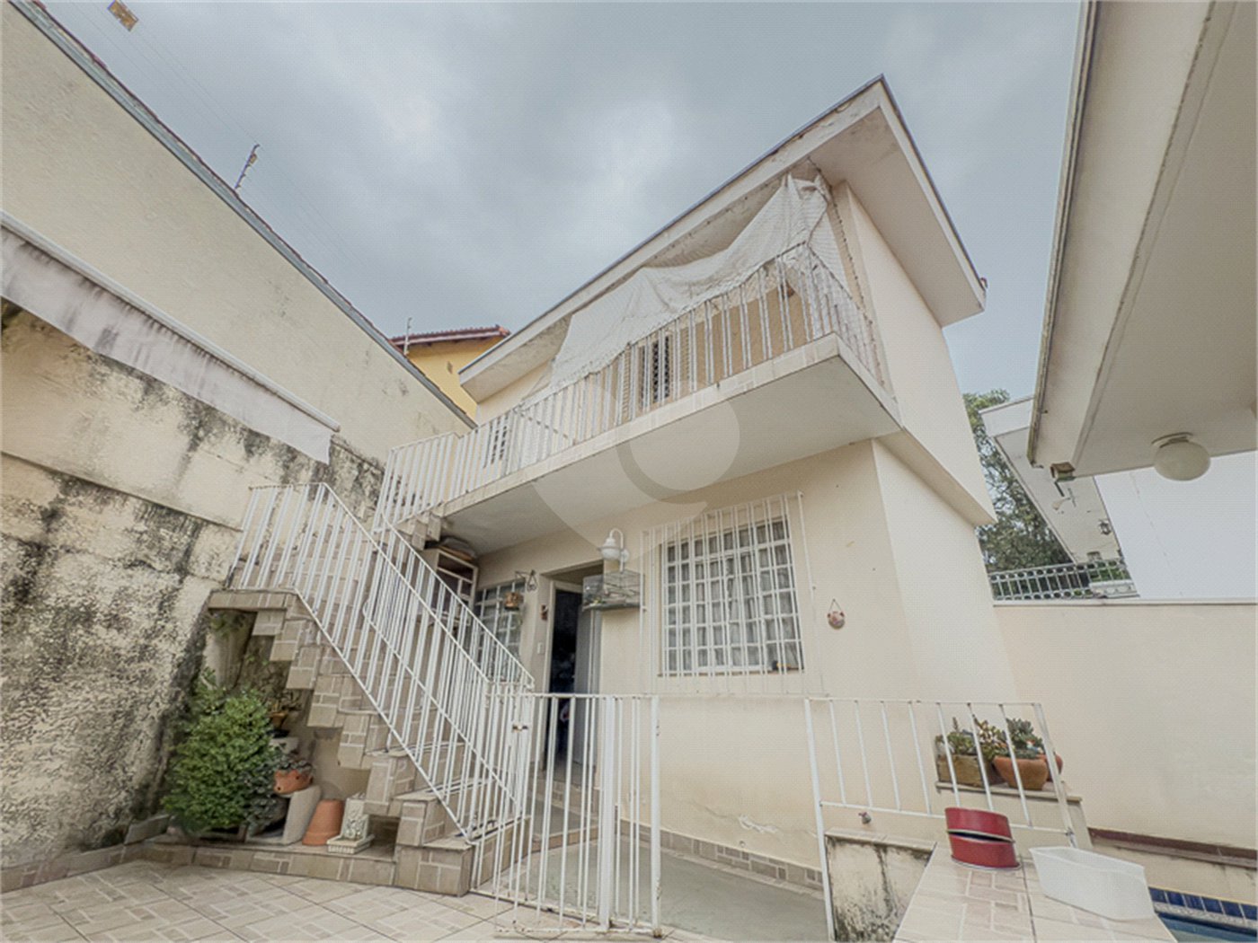 Casa com 3 Dormitórios e 2 suítes à Venda no Bairro da Saúde