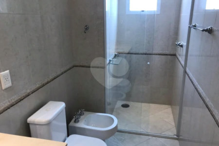 Apto 220 metros no Campo Belo. varanda, 5 vagas, 3 suítes. Visite