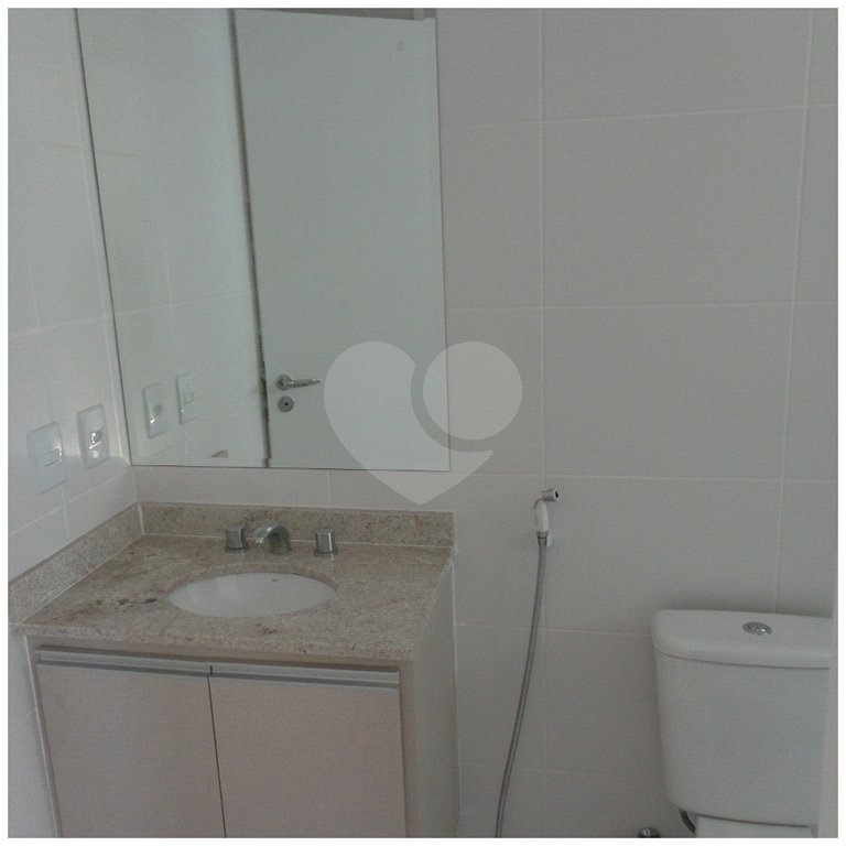 Apartamento de 2 quartos com garagem para alugar em Santa Cecília