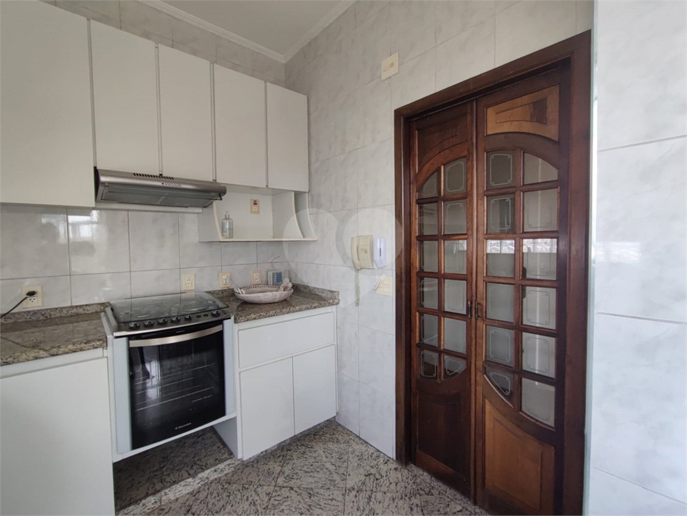 Apartamento para venda e locação na Aclimação de 108m² com 2 dormitórios e 2 banheiros, varanda