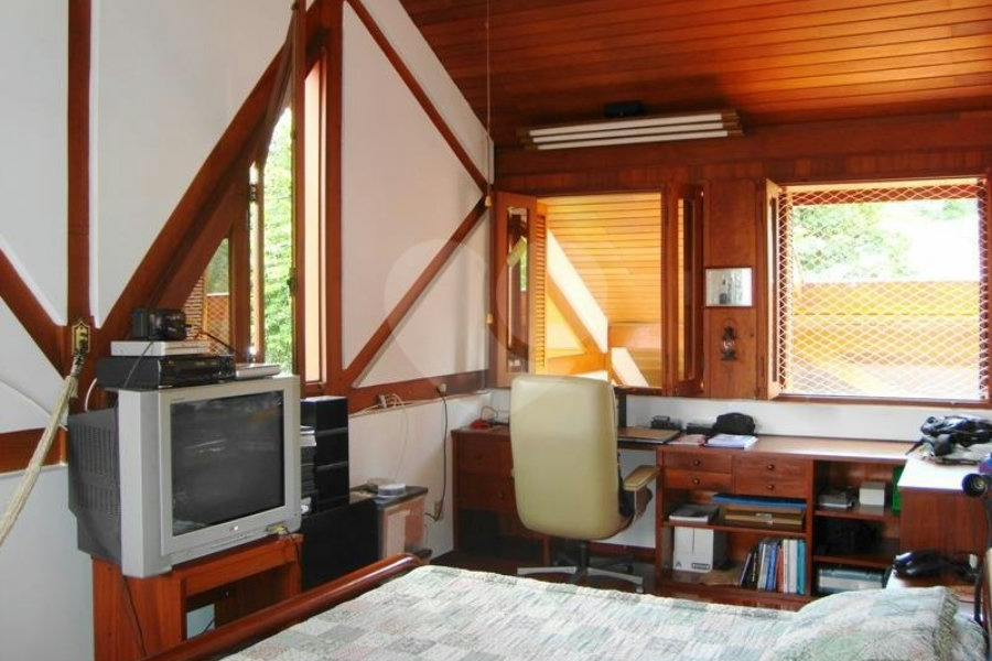 Sobrado à venda com 4 quartos, sendo 2 suítes, em Tremembé, São Paulo, SP
