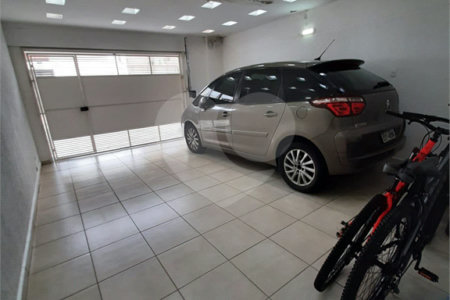 Sobrado à venda com 3 quartos, sendo 1 suíte, em Vila Suissa, Mogi das Cruzes, SP