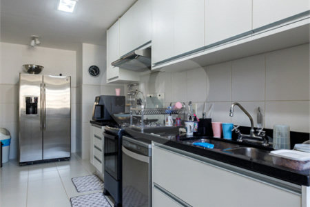 Apartamento à venda com 4 quartos, sendo 2 suítes,  em Jardim Panorama, São Paulo, SP