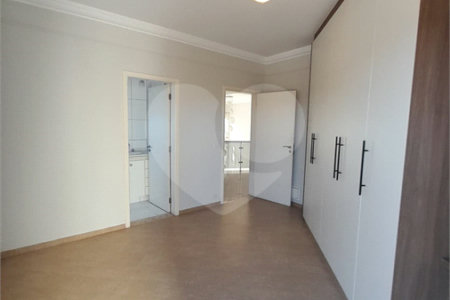 Casa à venda com 4 quartos, sendo 3 suítes, no condomínio Residencial Terras de Vinhedo, Vinhedo - SP