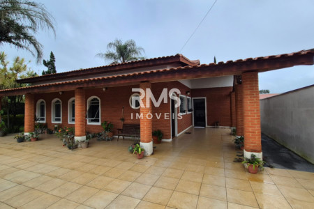 Casa à venda com 4 quartos, sendo 1 suíte,  em Villarejo Sopé da Serra (Vilarejo), Cabreúva, SP