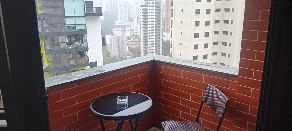 Apartamento à venda com 3 quartos, sendo 1 suíte,  em Vila Andrade, São Paulo, SP