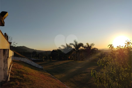 Chácara à venda com 3 quartos, sendo 1 suíte,  em Botujuru, Mogi das Cruzes, SP