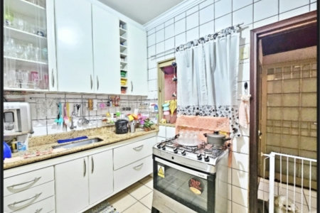 Casa à venda com 3 quartos, sendo 1 suíte,  no condomínio Portal dos Pinheiros, Ribeirão Preto - SP