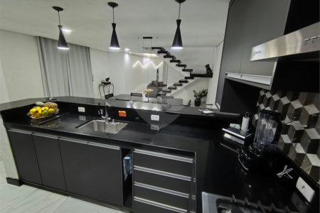 Casa à venda com 3 quartos, sendo 1 suíte,  em Residencial Colinas, Mogi das Cruzes, SP
