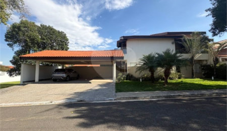 Casa à venda com 4 suítes no condomínio Granja Olga II, Sorocaba - SP