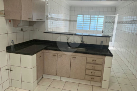 Casa à venda com 3 quartos em Jardim Itália, Itapetininga, SP
