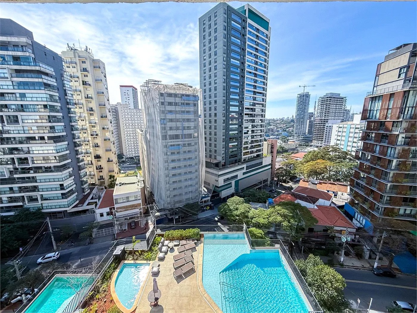 Apartamento à venda com 3 suítes em Sumarezinho, São Paulo, SP