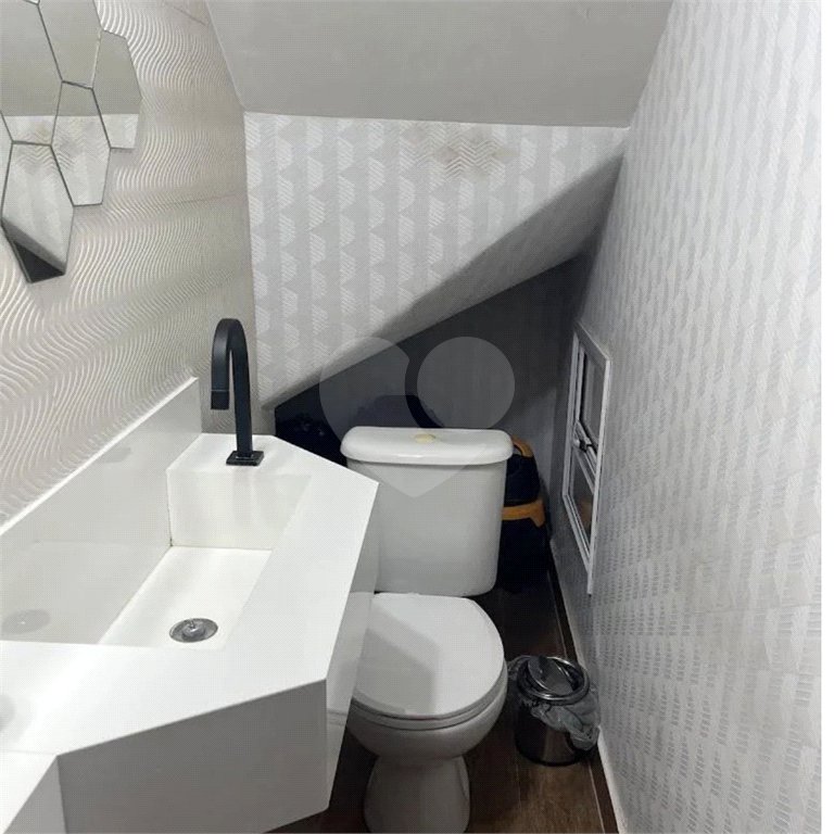 Apto a venda de 230m² no Cambuci com 3 dorms, 5 vagas, 3 suítes. Estuda permuta.