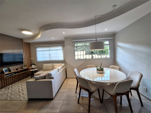 Casa à venda com 3 quartos, sendo 1 suíte,  no condomínio Villaggio Tronchim, São Paulo - SP