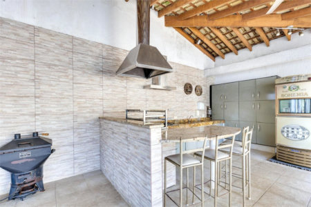 Casa Térrea à venda com 4 quartos, sendo 2 suítes, em Interlagos, São Paulo, SP
