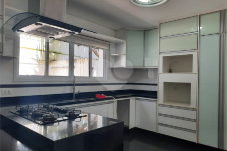 Sobrado à venda com 3 quartos, sendo 1 suíte, em City Campo Grande, São Paulo, SP