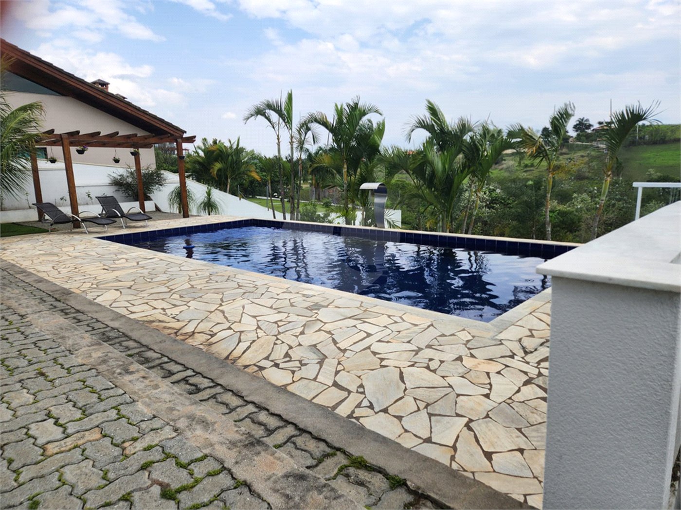 Casa à venda com 5 quartos, sendo 4 suítes, em Jardim Nova Esperança, Jacareí, SP
