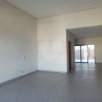 Casa à venda com 3 quartos, sendo 1 suíte, no condomínio Buona Vita, Atibaia - SP