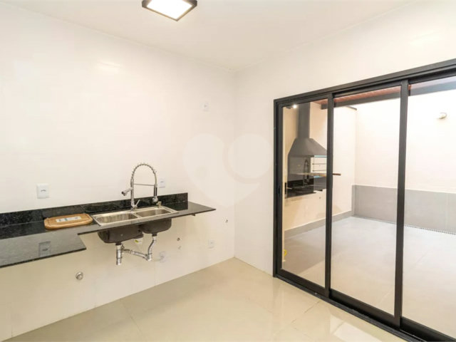 Sobrado à venda com 3 quartos, sendo 1 suíte,  em Vila Guilherme, São Paulo, SP