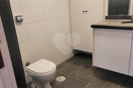 Apartamento para alugar com 3 quartos, sendo 1 suíte, em Jardim Europa, São Paulo, SP