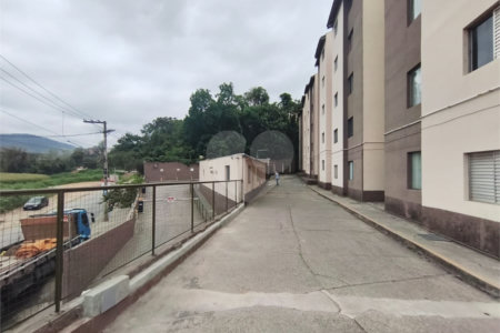 Casa à venda com 2 quartos no condomínio Dora, Guarulhos - SP