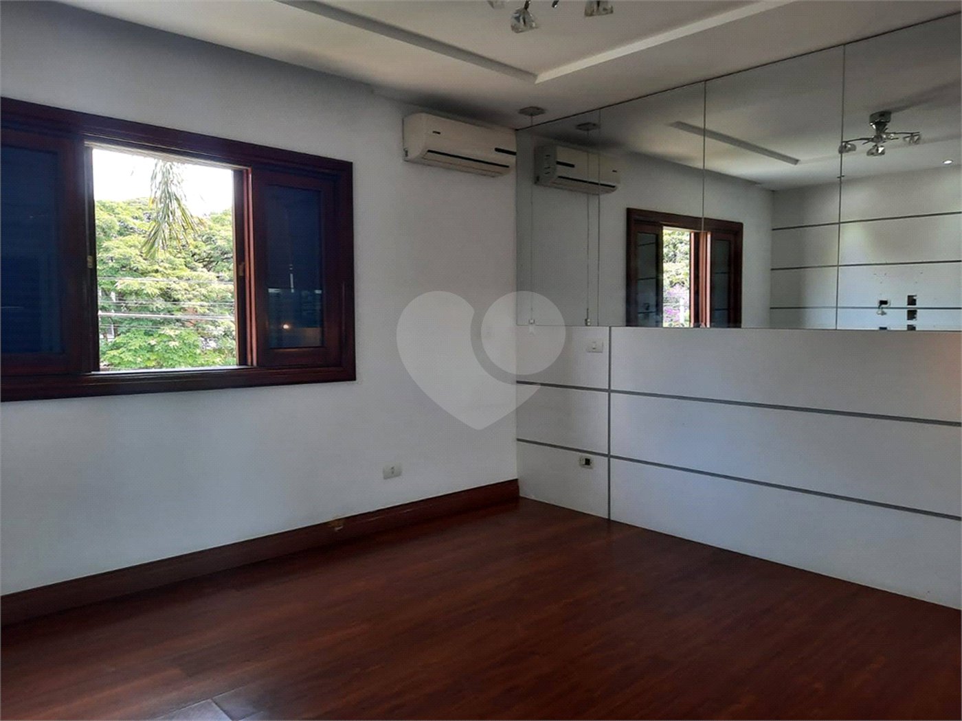 Sobrado à venda com 3 quartos, sendo 1 suíte, em City Campo Grande, São Paulo, SP