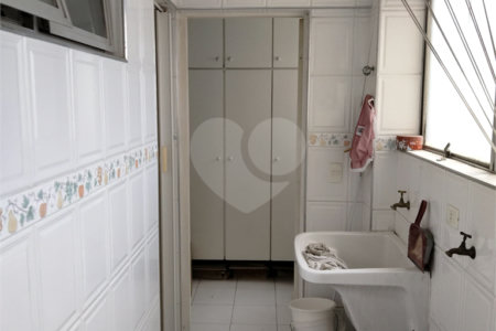 Apartamento à venda com 3 quartos, sendo 1 suíte,  em Aclimação, São Paulo, SP