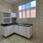 Casa para alugar com 3 quartos, sendo 1 suíte, no condomínio Santa Mônica, Atibaia - SP