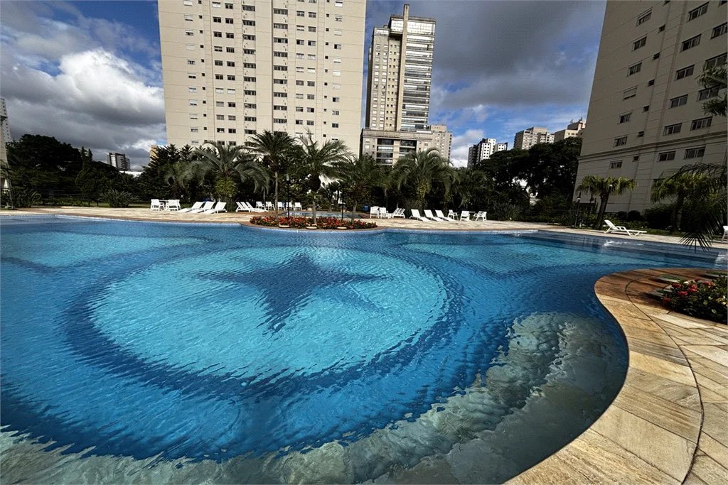 Apartamento para alugar com 3 suítes em Vila Romana, São Paulo, SP