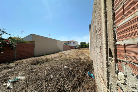 Terreno a venda na Vila Brasília