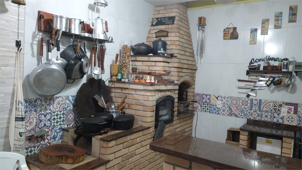 Sobrado à venda com 3 quartos, sendo 1 suíte, em Vila Suissa, Mogi das Cruzes, SP