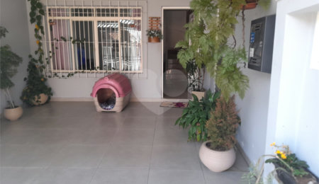 Sobrado à venda com 3 quartos, sendo 1 suíte,  em Vila Romero, São Paulo, SP