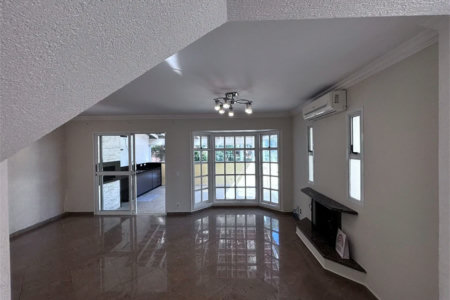 Casa à venda com 3 quartos, sendo 1 suíte,  no condomínio Villagio da Granja, Cotia - SP